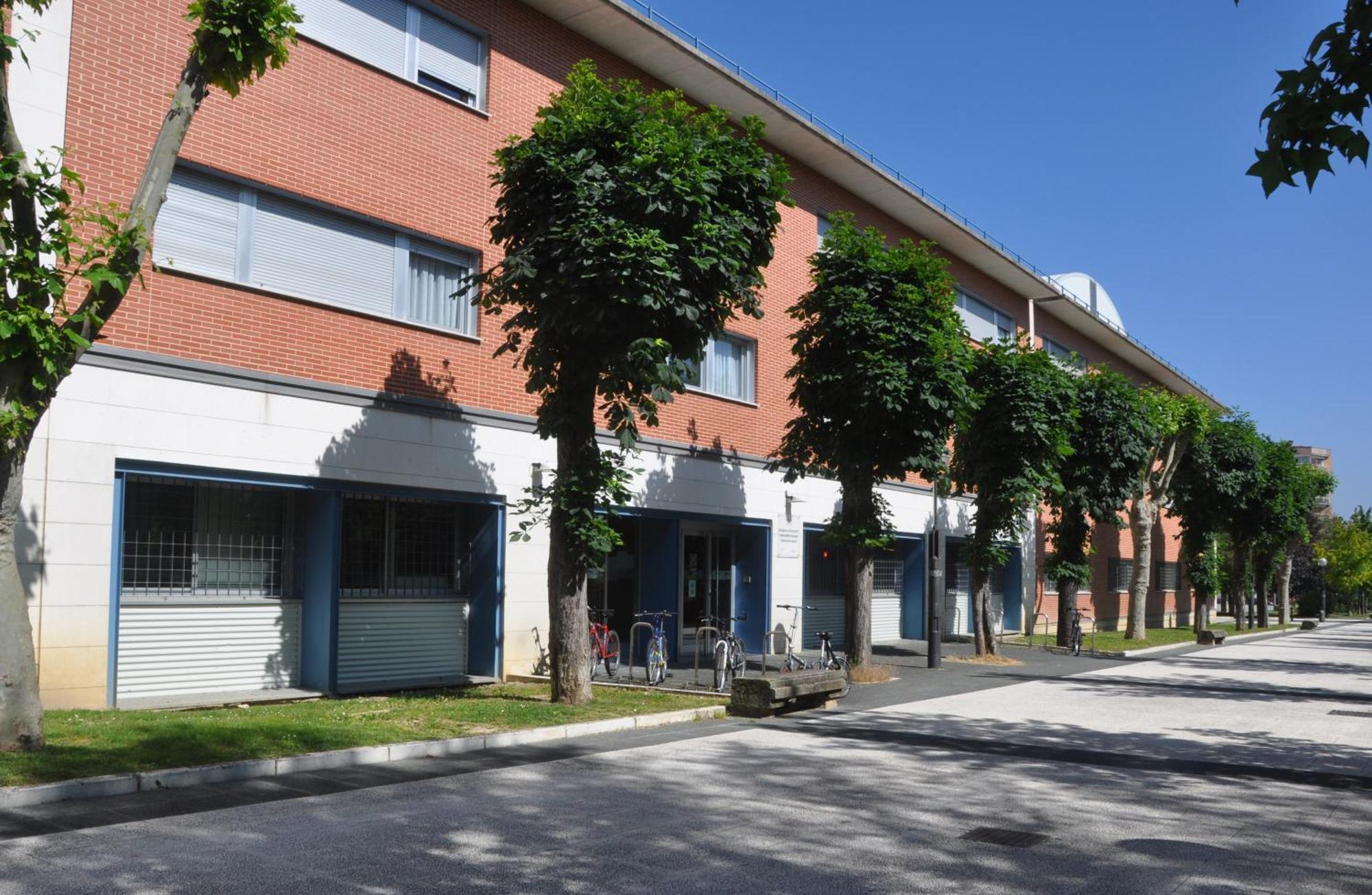 Residencia Resa Tomas Alfaro Fournier Apartment บิโตเรีย-กัสเตซ ภายนอก รูปภาพ