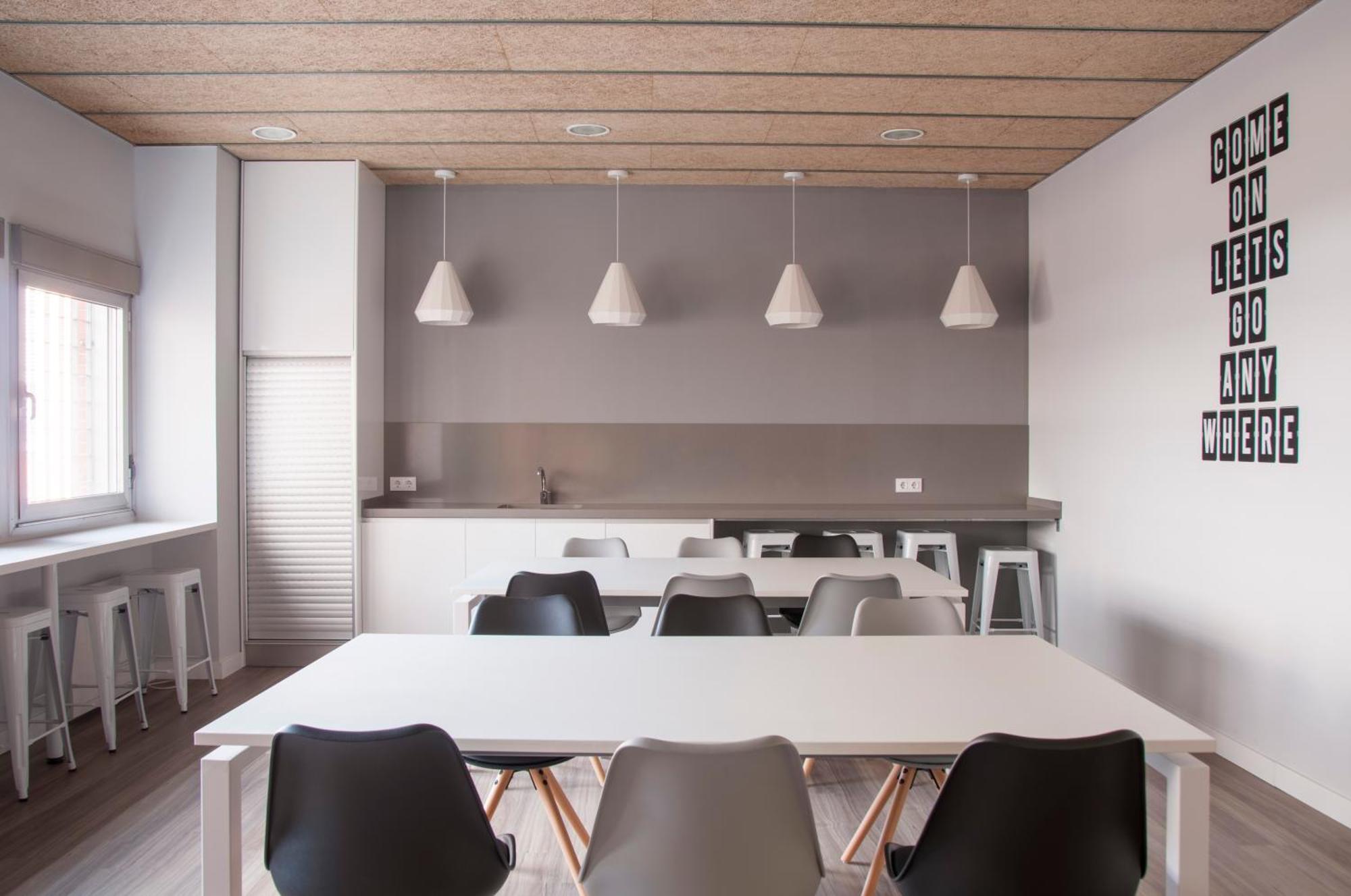 Residencia Resa Tomas Alfaro Fournier Apartment บิโตเรีย-กัสเตซ ภายนอก รูปภาพ