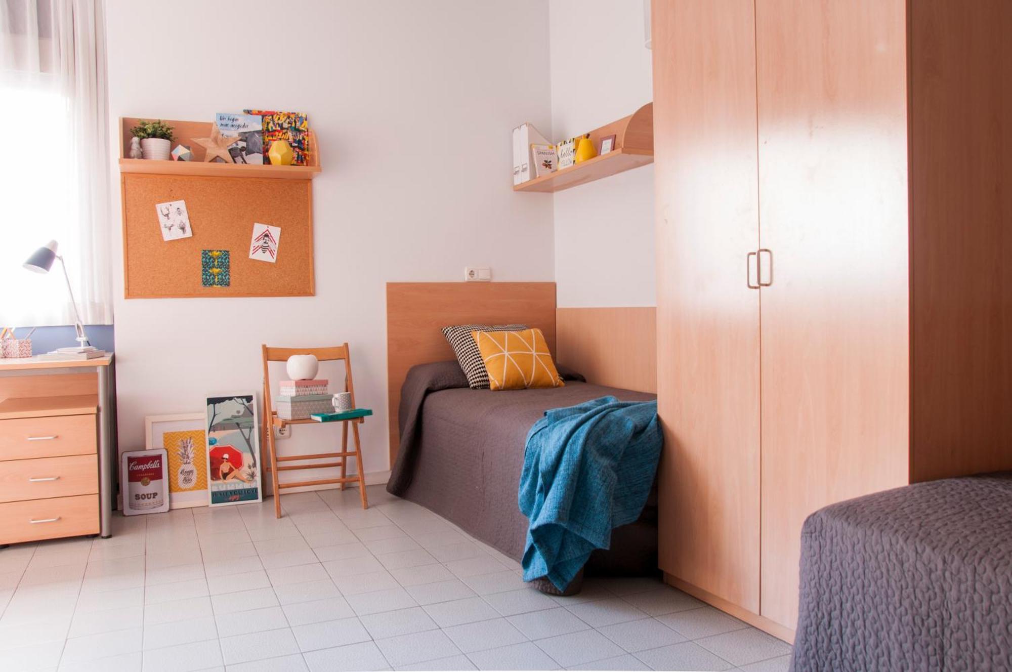 Residencia Resa Tomas Alfaro Fournier Apartment บิโตเรีย-กัสเตซ ภายนอก รูปภาพ