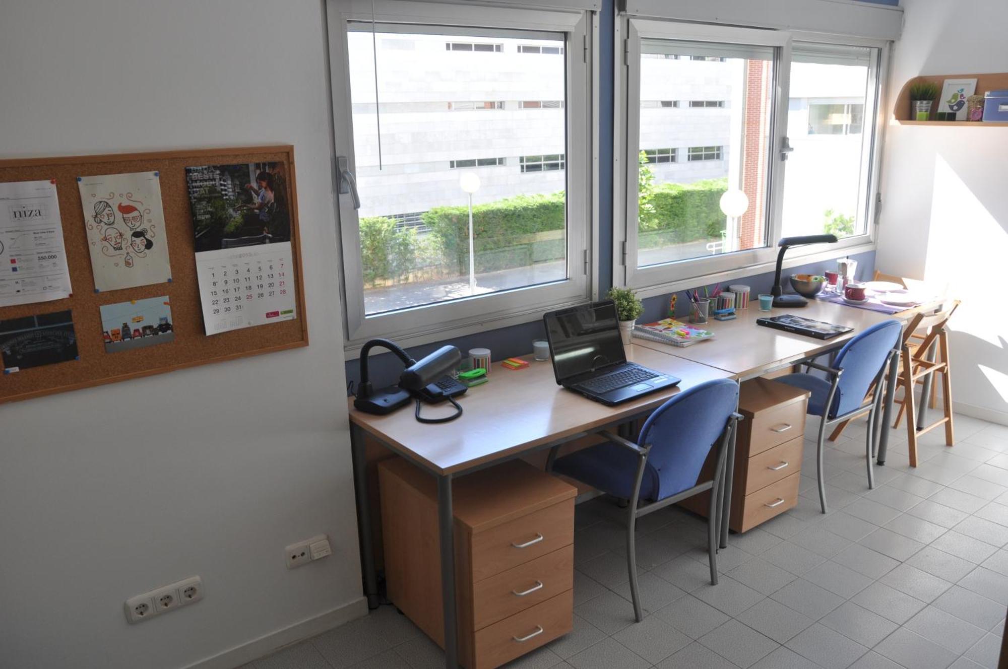 Residencia Resa Tomas Alfaro Fournier Apartment บิโตเรีย-กัสเตซ ภายนอก รูปภาพ